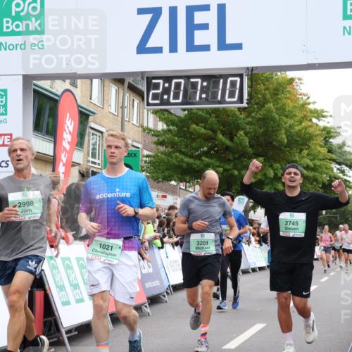 21.09.2025 - PSD Bank Halbmarathon Strokosch-Dieckow http://msf.ph/oto/8925287 21.09.2025 12:06:33 Ziel 1021, 1296, 1334, 2395, 2689, 2745, 2920, 2998, 3030, 3201, 3254, 3955 meine-sportfotos.de