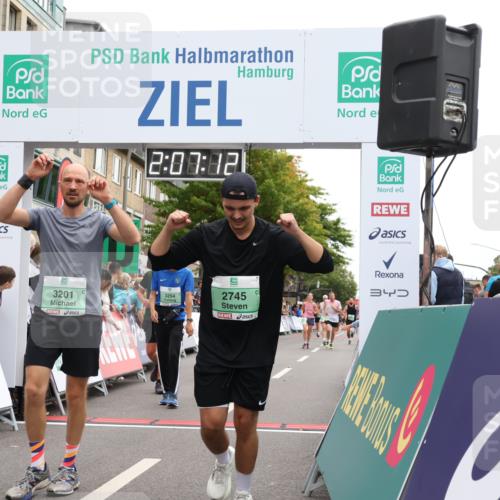 21.09.2025 - PSD Bank Halbmarathon Strokosch-Dieckow http://msf.ph/oto/8925309 21.09.2025 12:06:35 Ziel 1021, 1334, 2395, 2689, 2745, 2998, 3201, 3254, 3955 meine-sportfotos.de
