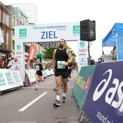 21.09.2025 - PSD Bank Halbmarathon Strokosch-Dieckow http://msf.ph/oto/8925403 21.09.2025 12:06:46 Ziel 2656, 2698, 2711, 2838, 2933, 3059, 3465, 3586, 4065 meine-sportfotos.de