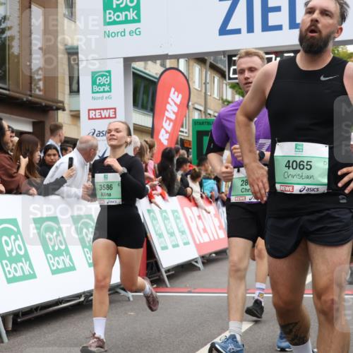 21.09.2025 - PSD Bank Halbmarathon Strokosch-Dieckow http://msf.ph/oto/8925407 21.09.2025 12:06:47 Ziel 2656, 2698, 2711, 2838, 2933, 3059, 3465, 3586, 4065 meine-sportfotos.de