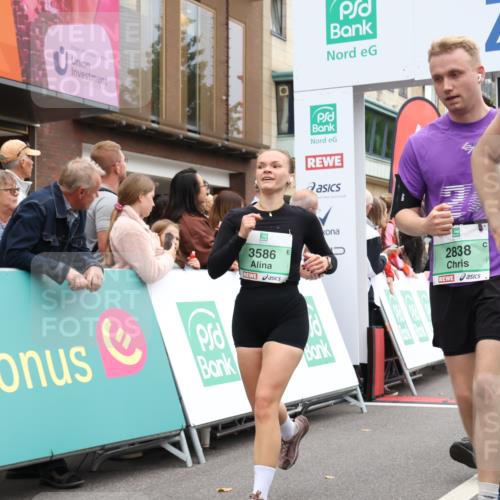 21.09.2025 - PSD Bank Halbmarathon Strokosch-Dieckow http://msf.ph/oto/8925413 21.09.2025 12:06:47 Ziel 2656, 2698, 2711, 2838, 2933, 3059, 3465, 3586, 4065 meine-sportfotos.de