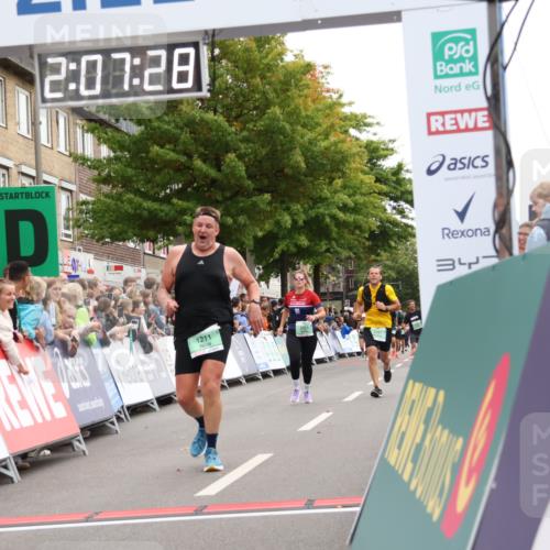 21.09.2025 - PSD Bank Halbmarathon Strokosch-Dieckow http://msf.ph/oto/8925437 21.09.2025 12:06:51 Ziel 1211, 2624, 2698, 2711, 2838, 3059, 3391, 3465, 3586 meine-sportfotos.de