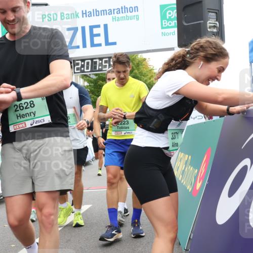 21.09.2025 - PSD Bank Halbmarathon Strokosch-Dieckow http://msf.ph/oto/8925628 21.09.2025 12:07:17 Ziel 1347, 1388, 1571, 1594, 2223, 2628, 2693, 2789, 2999, 3006, 3259, 3371, 3555, 3931 meine-sportfotos.de