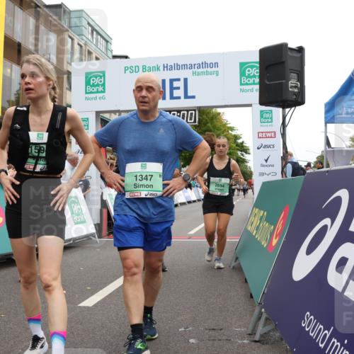 21.09.2025 - PSD Bank Halbmarathon Strokosch-Dieckow http://msf.ph/oto/8925652 21.09.2025 12:07:23 Ziel 1347, 2671, 2694, 2789, 3006, 3068, 3259 meine-sportfotos.de