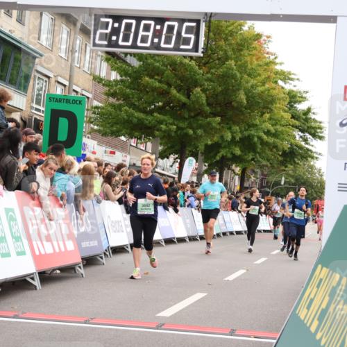 21.09.2025 - PSD Bank Halbmarathon Strokosch-Dieckow http://msf.ph/oto/8925668 21.09.2025 12:07:28 Ziel 2671, 2694, 3065, 3068, 3692 meine-sportfotos.de