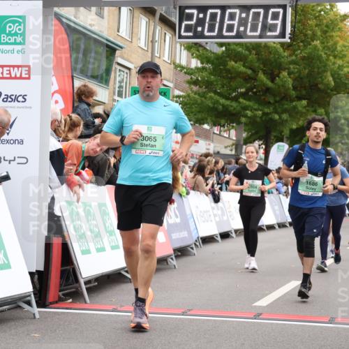 21.09.2025 - PSD Bank Halbmarathon Strokosch-Dieckow http://msf.ph/oto/8925691 21.09.2025 12:07:33 Ziel 1686, 2864, 2942, 3065, 3393, 3692, 4003 meine-sportfotos.de