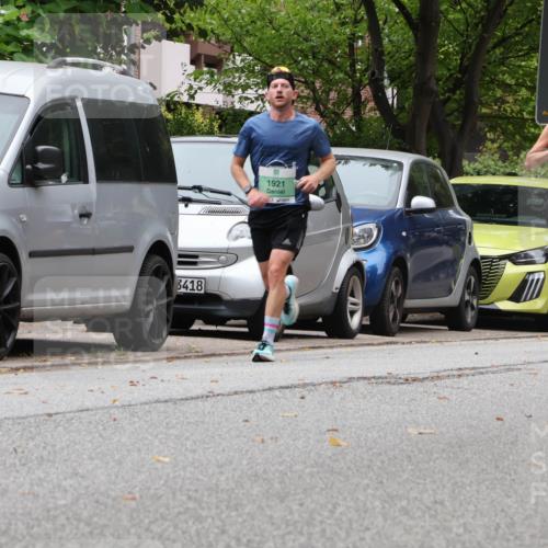 21.09.2025 - PSD Bank Halbmarathon Luisa Fischer http://msf.ph/oto/8925870 21.09.2025 11:26:09 Laufen 3418, 1921, 2, 1060, 104 meine-sportfotos.de