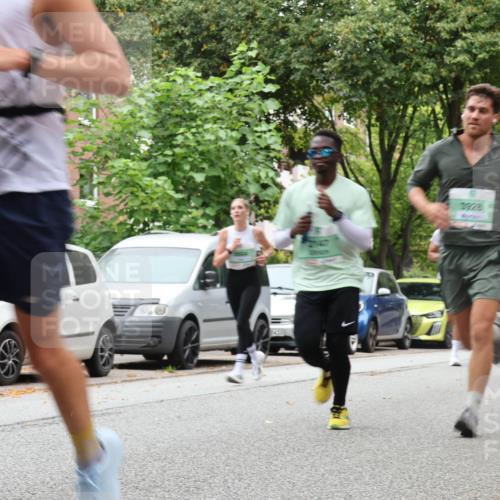 21.09.2025 - PSD Bank Halbmarathon Luisa Fischer http://msf.ph/oto/8927173 21.09.2025 11:33:07 Laufen 6418, 3828 meine-sportfotos.de