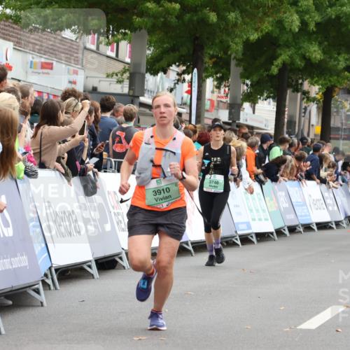 21.09.2025 - PSD Bank Halbmarathon Strokosch-Dieckow http://msf.ph/oto/8928273 21.09.2025 12:07:47 Ziel 2506, 2532, 2949, 3407, 3910 meine-sportfotos.de