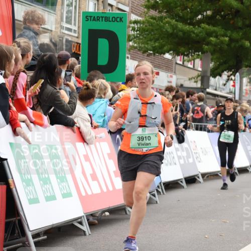 21.09.2025 - PSD Bank Halbmarathon Strokosch-Dieckow http://msf.ph/oto/8928285 21.09.2025 12:07:48 Ziel 2506, 2532, 2949, 3407, 3746, 3910 meine-sportfotos.de