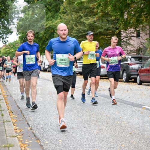 21.09.2025 - PSD Bank Halbmarathon Dr. Thomas Lammeyer http://msf.ph/oto/8928413 21.09.2025 10:48:01 Laufen 1387, 3030, 1253, 1255, 4915 meine-sportfotos.de