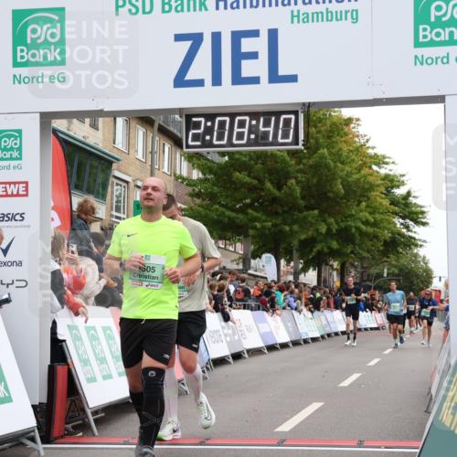 21.09.2025 - PSD Bank Halbmarathon Strokosch-Dieckow http://msf.ph/oto/8928439 21.09.2025 12:08:04 Ziel 2883, 3396, 3505, 3948, 3975 meine-sportfotos.de