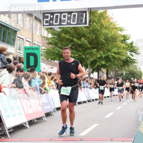 21.09.2025 - PSD Bank Halbmarathon Strokosch-Dieckow http://msf.ph/oto/8928604 21.09.2025 12:08:24 Ziel 1495, 1496, 2176, 2396, 2612, 2896, 2908 meine-sportfotos.de