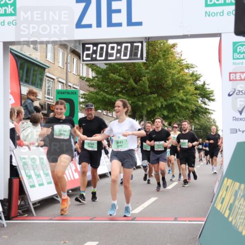 21.09.2025 - PSD Bank Halbmarathon Strokosch-Dieckow http://msf.ph/oto/8928661 21.09.2025 12:08:30 Ziel 1480, 1511, 1512, 2176, 2521, 2724, 2763, 3205, 3235, 3641, 3760 meine-sportfotos.de