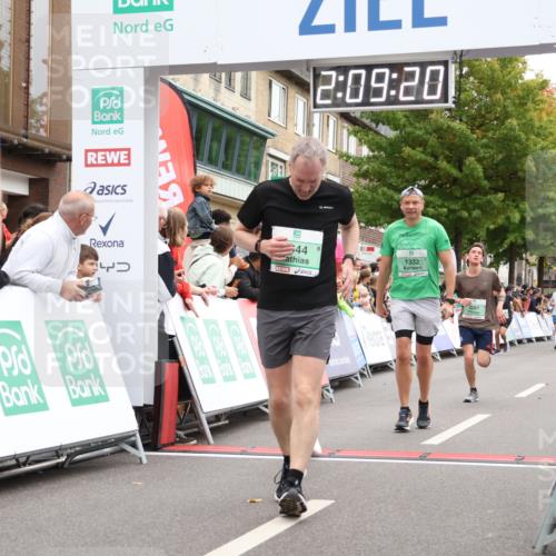 21.09.2025 - PSD Bank Halbmarathon Strokosch-Dieckow http://msf.ph/oto/8928758 21.09.2025 12:08:43 Ziel 1332, 1636, 1673, 2133, 2644, 2818, 2957, 3137, 3150, 3261 meine-sportfotos.de
