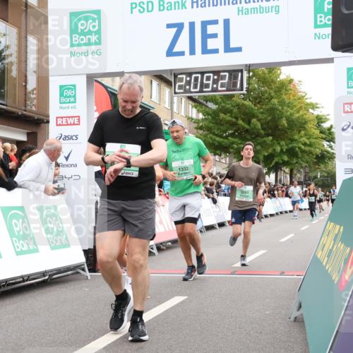 21.09.2025 - PSD Bank Halbmarathon Strokosch-Dieckow http://msf.ph/oto/8928769 21.09.2025 12:08:44 Ziel 1332, 1636, 1673, 2133, 2644, 3137, 3150, 3261 meine-sportfotos.de