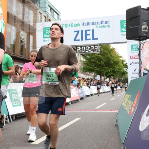 21.09.2025 - PSD Bank Halbmarathon Strokosch-Dieckow http://msf.ph/oto/8928781 21.09.2025 12:08:46 Ziel 1332, 1636, 2644, 3150, 3261, 3414, 3506 meine-sportfotos.de