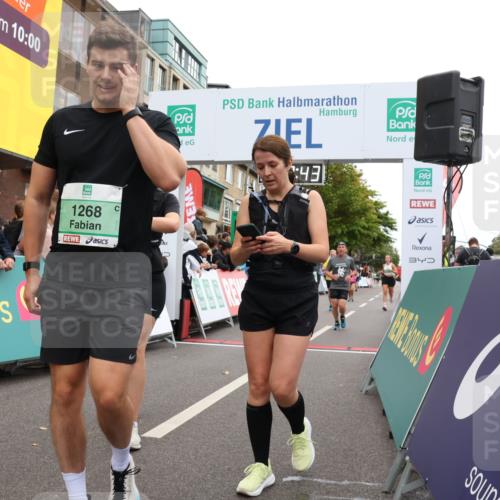 21.09.2025 - PSD Bank Halbmarathon Strokosch-Dieckow http://msf.ph/oto/8928879 21.09.2025 12:09:06 Ziel 1267, 1268, 1729, 1730, 1954, 2643, 3273, 3274, 3983 meine-sportfotos.de