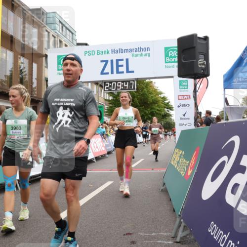 21.09.2025 - PSD Bank Halbmarathon Strokosch-Dieckow http://msf.ph/oto/8928912 21.09.2025 12:09:11 Ziel 1267, 1268, 1729, 1730, 1954, 2643, 3176, 3273, 3392, 3983 meine-sportfotos.de