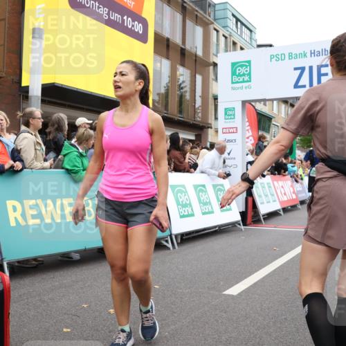 21.09.2025 - PSD Bank Halbmarathon Strokosch-Dieckow http://msf.ph/oto/8928937 21.09.2025 12:09:16 Ziel 1080, 1954, 2643, 3127, 3176, 3378, 3392 meine-sportfotos.de