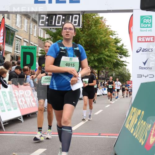 21.09.2025 - PSD Bank Halbmarathon Strokosch-Dieckow http://msf.ph/oto/8929118 21.09.2025 12:09:41 Ziel 2576, 3062, 3063, 3145, 3230, 4015 meine-sportfotos.de