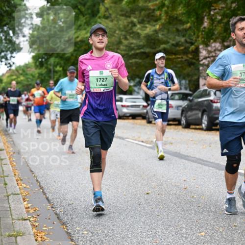 21.09.2025 - PSD Bank Halbmarathon Dr. Thomas Lammeyer http://msf.ph/oto/8929253 21.09.2025 10:48:51 Laufen 1727, 1726 meine-sportfotos.de