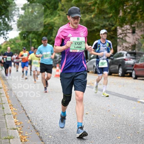 21.09.2025 - PSD Bank Halbmarathon Dr. Thomas Lammeyer http://msf.ph/oto/8929261 21.09.2025 10:48:51 Laufen 1727, 1726 meine-sportfotos.de