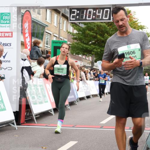 21.09.2025 - PSD Bank Halbmarathon Strokosch-Dieckow http://msf.ph/oto/8929288 21.09.2025 12:10:03 Ziel 1606, 3112, 3203 meine-sportfotos.de