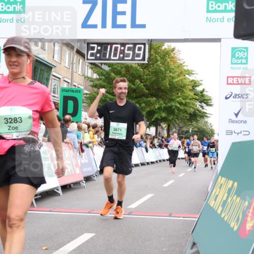 21.09.2025 - PSD Bank Halbmarathon Strokosch-Dieckow http://msf.ph/oto/8929424 21.09.2025 12:10:22 Ziel 2764, 3283, 3671 meine-sportfotos.de
