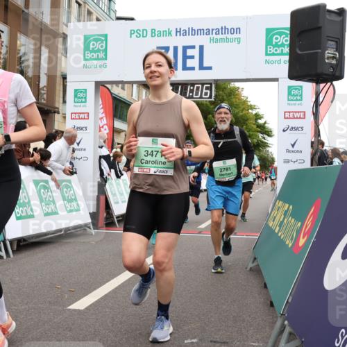 21.09.2025 - PSD Bank Halbmarathon Strokosch-Dieckow http://msf.ph/oto/8929485 21.09.2025 12:10:29 Ziel 1117, 1118, 1120, 2716, 2781, 3119, 3471, 3671, 3963 meine-sportfotos.de