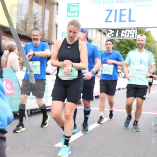 21.09.2025 - PSD Bank Halbmarathon Strokosch-Dieckow http://msf.ph/oto/8929507 21.09.2025 12:10:32 Ziel 1117, 1118, 1120, 2716, 2781, 3119, 3471, 3711, 3963 meine-sportfotos.de