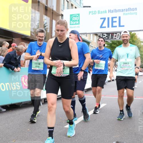 21.09.2025 - PSD Bank Halbmarathon Strokosch-Dieckow http://msf.ph/oto/8929512 21.09.2025 12:10:32 Ziel 1117, 1118, 1120, 2716, 2781, 3119, 3471, 3711, 3963 meine-sportfotos.de