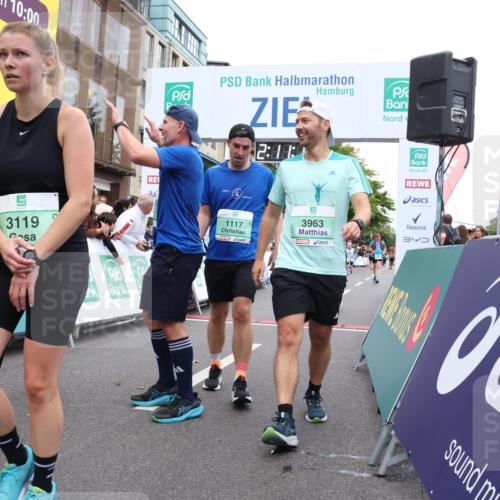 21.09.2025 - PSD Bank Halbmarathon Strokosch-Dieckow http://msf.ph/oto/8929524 21.09.2025 12:10:33 Ziel 1117, 1118, 1120, 2603, 2716, 2781, 3119, 3471, 3711, 3963 meine-sportfotos.de
