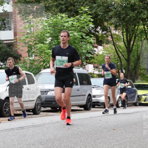 21.09.2025 - PSD Bank Halbmarathon Luisa Fischer http://msf.ph/oto/8929738 21.09.2025 11:48:51 Laufen 3924, 2744, 3418, 2529 meine-sportfotos.de