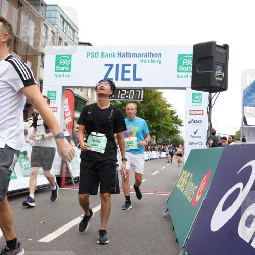 21.09.2025 - PSD Bank Halbmarathon Strokosch-Dieckow http://msf.ph/oto/8929851 21.09.2025 12:11:30 Ziel 1635, 1649, 2326, 2969, 3036, 3045, 3448, 3455, 3526 meine-sportfotos.de