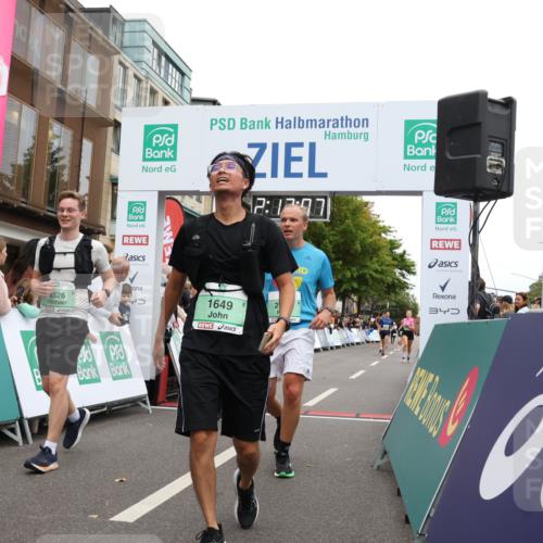 21.09.2025 - PSD Bank Halbmarathon Strokosch-Dieckow http://msf.ph/oto/8929856 21.09.2025 12:11:31 Ziel 1635, 1649, 2326, 2907, 2969, 3036, 3045, 3448, 3455, 3526 meine-sportfotos.de