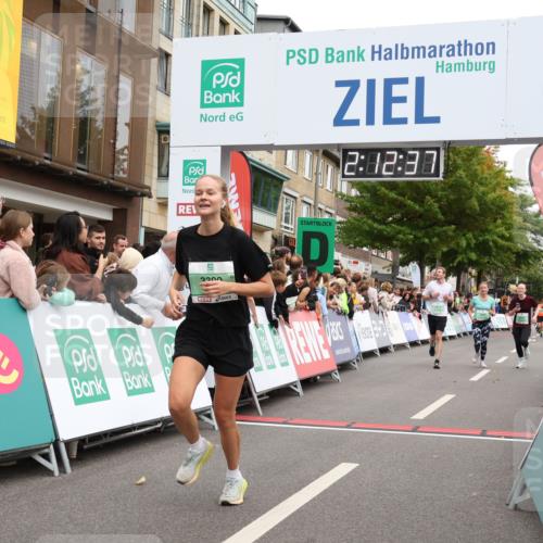 21.09.2025 - PSD Bank Halbmarathon Strokosch-Dieckow http://msf.ph/oto/8930075 21.09.2025 12:12:01 Ziel 2820, 2953, 3221, 3399, 3411 meine-sportfotos.de
