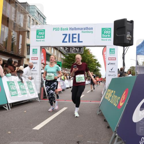 21.09.2025 - PSD Bank Halbmarathon Strokosch-Dieckow http://msf.ph/oto/8930098 21.09.2025 12:12:05 Ziel 2820, 2953, 3221, 3399, 3411, 3646 meine-sportfotos.de