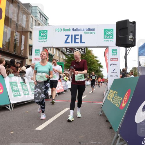 21.09.2025 - PSD Bank Halbmarathon Strokosch-Dieckow http://msf.ph/oto/8930102 21.09.2025 12:12:05 Ziel 2820, 2953, 3221, 3399, 3411, 3646 meine-sportfotos.de