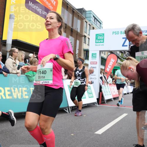 21.09.2025 - PSD Bank Halbmarathon Strokosch-Dieckow http://msf.ph/oto/8930127 21.09.2025 12:12:19 Ziel 1140, 1289, 2824, 3367, 3450, 3998, 4006 meine-sportfotos.de