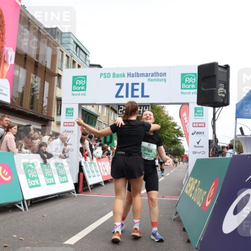 21.09.2025 - PSD Bank Halbmarathon Strokosch-Dieckow http://msf.ph/oto/8930528 21.09.2025 12:13:08 Ziel 1625, 2669, 2996, 3002, 3769 meine-sportfotos.de