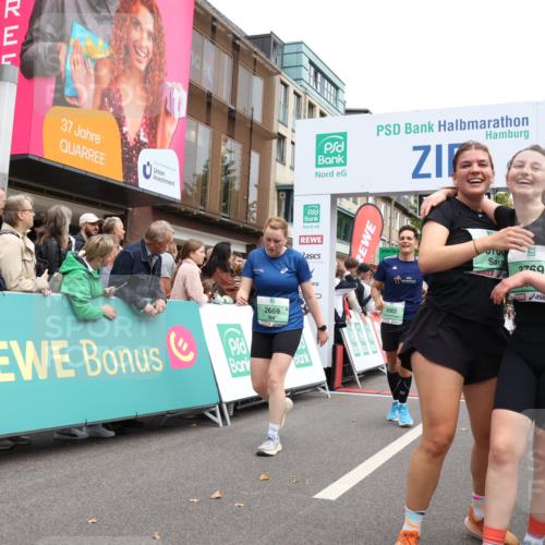 21.09.2025 - PSD Bank Halbmarathon Strokosch-Dieckow http://msf.ph/oto/8930556 21.09.2025 12:13:12 Ziel 1553, 1625, 2669, 3002, 3769 meine-sportfotos.de