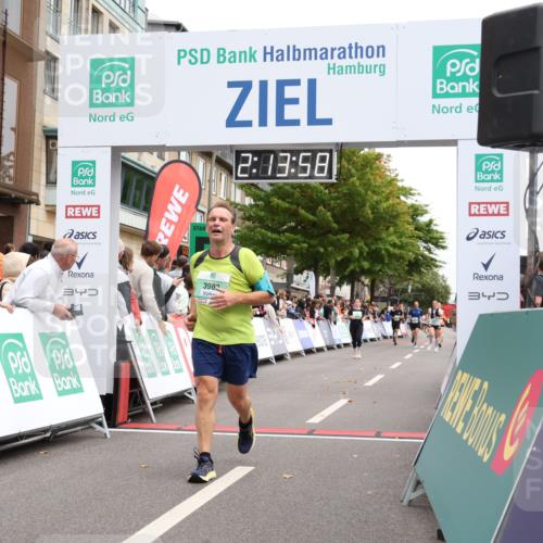 21.09.2025 - PSD Bank Halbmarathon Strokosch-Dieckow http://msf.ph/oto/8930627 21.09.2025 12:13:21 Ziel 1553, 2198, 3982 meine-sportfotos.de
