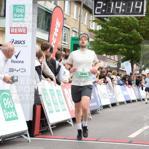 21.09.2025 - PSD Bank Halbmarathon Strokosch-Dieckow http://msf.ph/oto/8930771 21.09.2025 12:13:38 Ziel 3126, 3444, 3912 meine-sportfotos.de