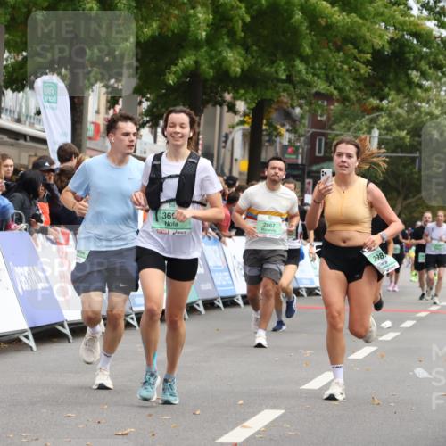 21.09.2025 - PSD Bank Halbmarathon Strokosch-Dieckow http://msf.ph/oto/8930789 21.09.2025 12:13:40 Ziel 2410, 3126, 3444, 3698, 3912, 3987 meine-sportfotos.de