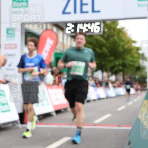 21.09.2025 - PSD Bank Halbmarathon Strokosch-Dieckow http://msf.ph/oto/8931050 21.09.2025 12:14:09 Ziel 1668, 1669, 2531, 2841, 2885, 3004, 3041, 3042, 3908 meine-sportfotos.de