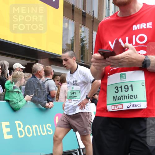 21.09.2025 - PSD Bank Halbmarathon Strokosch-Dieckow http://msf.ph/oto/8931370 21.09.2025 12:15:16 Ziel 1071, 1072, 1384, 1587, 1588, 1589, 1641, 3140, 3191, 3433, 3517, 3902 meine-sportfotos.de