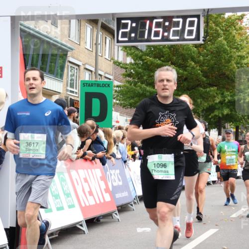 21.09.2025 - PSD Bank Halbmarathon Strokosch-Dieckow http://msf.ph/oto/8931463 21.09.2025 12:15:51 Ziel 1017, 1096, 1369, 1734, 2674, 3185, 3345, 3473, 3516, 3573, 3617, 4051 meine-sportfotos.de