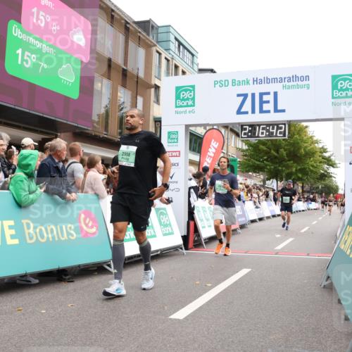 21.09.2025 - PSD Bank Halbmarathon Strokosch-Dieckow http://msf.ph/oto/8931601 21.09.2025 12:16:05 Ziel 2615, 2958, 3070, 3339, 3397, 3484 meine-sportfotos.de