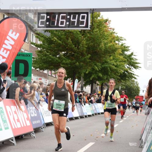21.09.2025 - PSD Bank Halbmarathon Strokosch-Dieckow http://msf.ph/oto/8931646 21.09.2025 12:16:12 Ziel 2615, 3320, 3397, 3434 meine-sportfotos.de